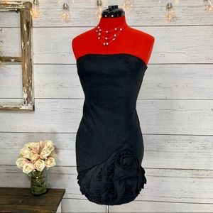 CACHÉ Black Stretch Strapless Cocktail Dress